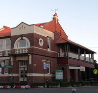 The Bank BB West Wyalong - Southport Accommodation