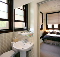 The Bank Guesthouse - Southport Accommodation
