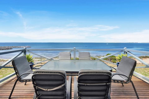 The Beach House - Point Turton - Southport Accommodation 0