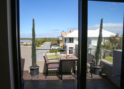 The Beach House At Bayside - Southport Accommodation 1