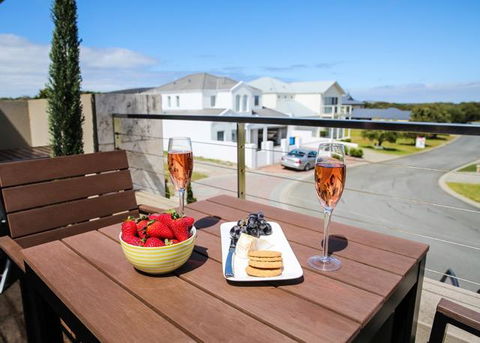 The Beach House At Bayside - Southport Accommodation 0