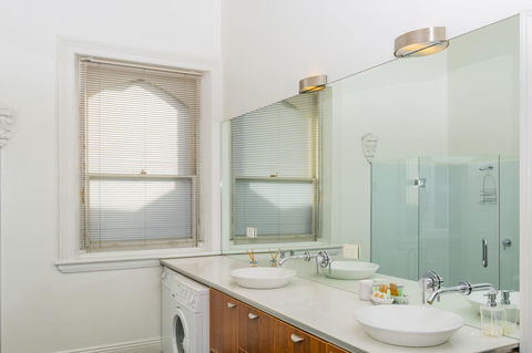 Roxburgh House Apartments - Southport Accommodation 3