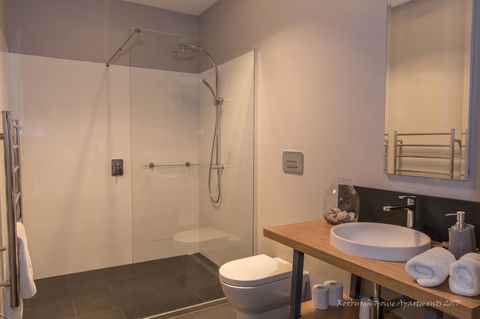 Roxburgh House Apartments - Southport Accommodation 1