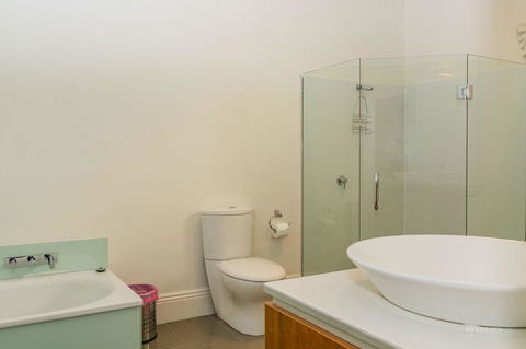 Roxburgh House Apartments - Southport Accommodation 4