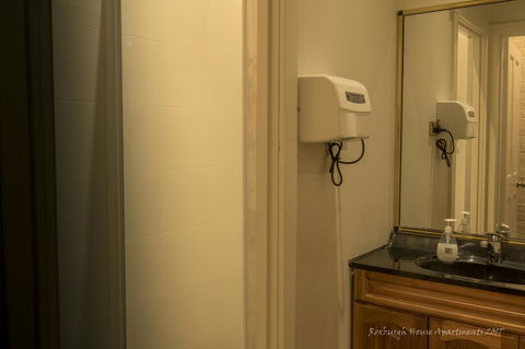 Roxburgh House Apartments - Southport Accommodation 2