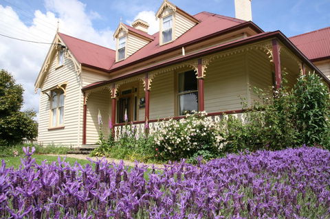 Cambridge House Bed & Breakfast - Southport Accommodation 11