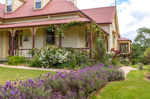 Cambridge House Bed & Breakfast - Southport Accommodation 4