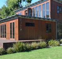 Yolla Beach House - Southport Accommodation