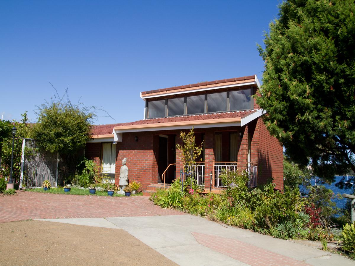 Austins Ferry TAS Southport Accommodation