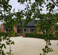 Hazelcreek Cottages - Southport Accommodation