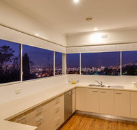 City Lights - Southport Accommodation