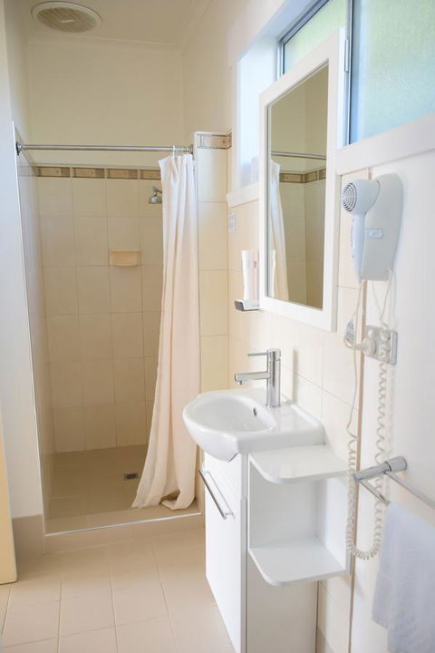 Beachway Motel - Southport Accommodation 16