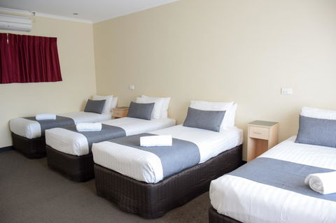 Beachway Motel - Southport Accommodation 10