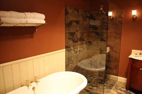 The Tasmanian Inn - Southport Accommodation 12