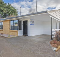 Elkie Villa - 2 Bedroom Unit - Burnie - Southport Accommodation