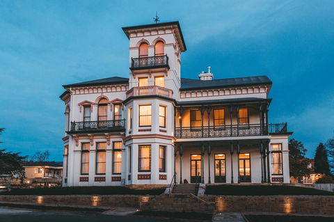 Maylands Lodge - Southport Accommodation 1