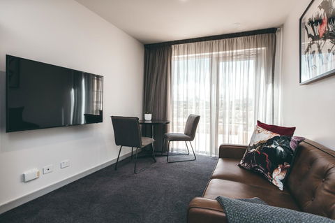 Maylands Lodge - Southport Accommodation 38