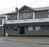 Bridge Hotel - Southport Accommodation