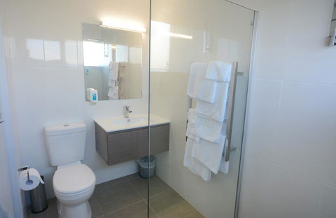 Bridge Hotel - Southport Accommodation 4