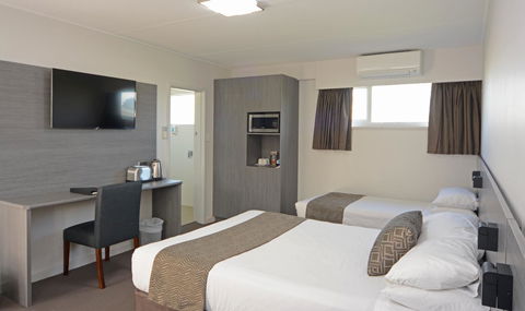 Bridge Hotel - Southport Accommodation 3