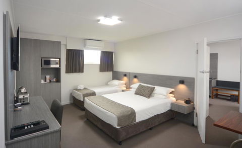 Bridge Hotel - Southport Accommodation 2