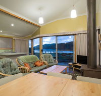 Arthur Riverfront and Sea Lodge downstream - Southport Accommodation