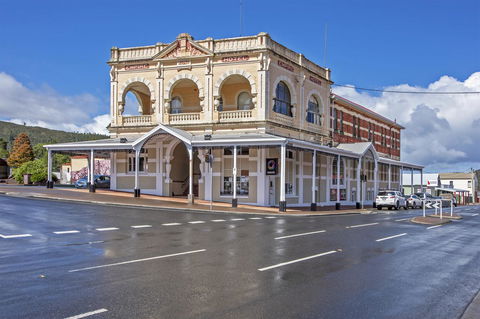 Empire Hotel Queenstown - Southport Accommodation 0