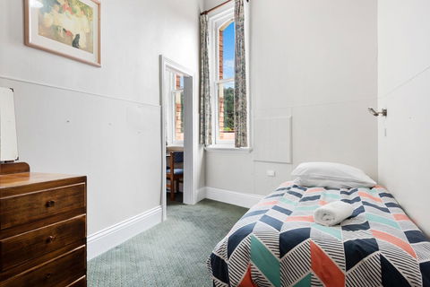 Empire Hotel Queenstown - Southport Accommodation 12