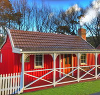 Platypus Playground Riverside Cottage - Southport Accommodation