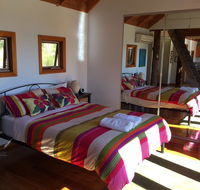 The Tree House - Southport Accommodation