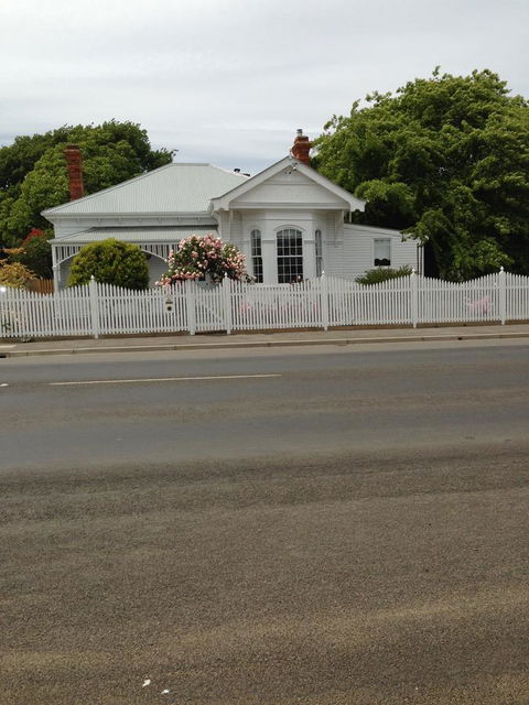 White Dove Cottage Bed And Breakfast - Southport Accommodation 11
