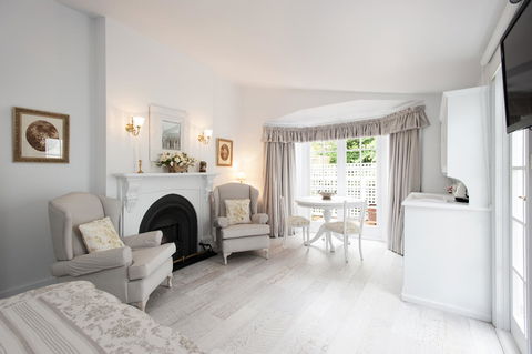 White Dove Cottage Bed And Breakfast - Southport Accommodation 2