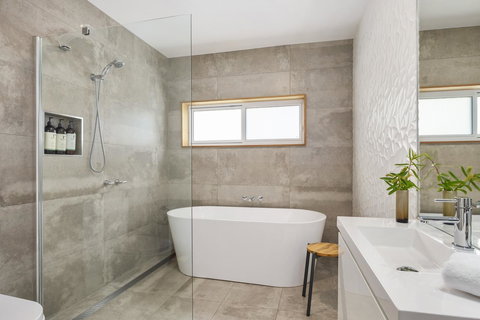 Apartment No 1 - Accommodation Southport 3