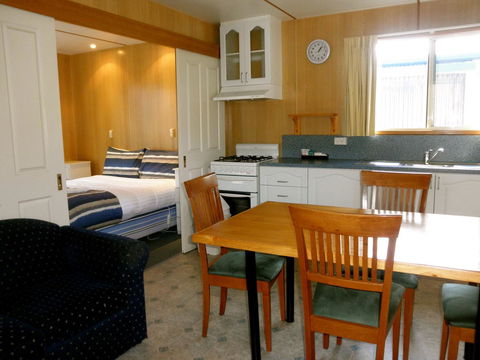 Strahan Beach Tourist Park - Southport Accommodation 4