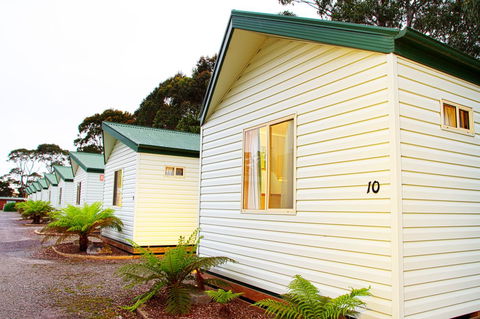 Strahan Beach Tourist Park - Southport Accommodation 0