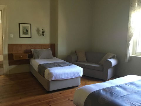 Campbell St Lodge - Southport Accommodation 6