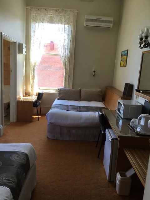 Campbell St Lodge - Southport Accommodation 23