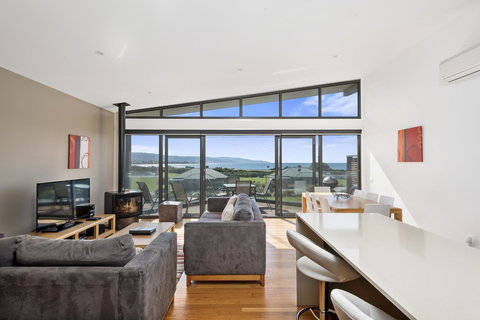 Apollo Bay Cottages - Accommodation Southport 13