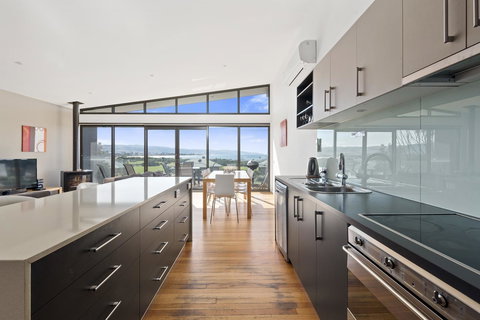 Apollo Bay Cottages - Accommodation Southport 10