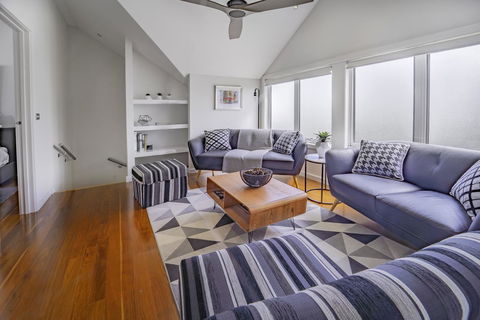 Bayview Loft - Southport Accommodation 2
