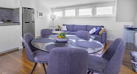 Bayview Loft - Southport Accommodation 10