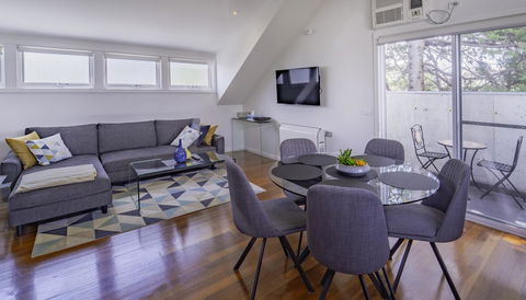 Bayview Loft - Southport Accommodation 11