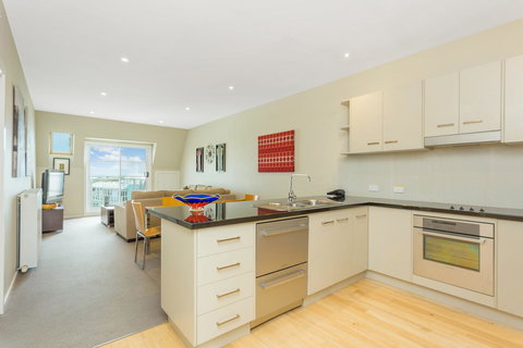 Deep Blue Hotel & Hot Springs - Accommodation Southport 32