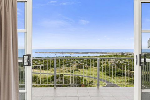 Deep Blue Hotel & Hot Springs - Accommodation Southport 23