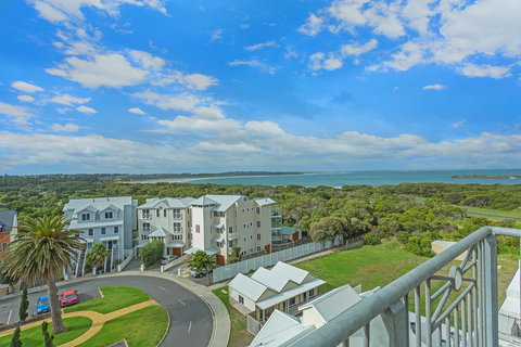 Deep Blue Hotel & Hot Springs - Accommodation Southport 28