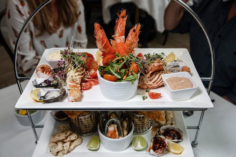 Deep Blue Hotel & Hot Springs - Accommodation Southport 1