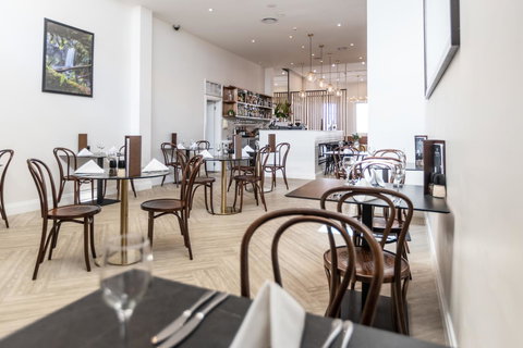 Deep Blue Hotel & Hot Springs - Accommodation Southport 5