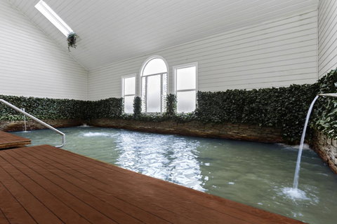 Deep Blue Hotel & Hot Springs - Accommodation Southport 12