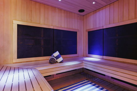 Deep Blue Hotel & Hot Springs - Accommodation Southport 15