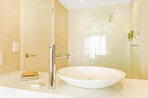 Deep Blue Hotel & Hot Springs - Accommodation Southport 21